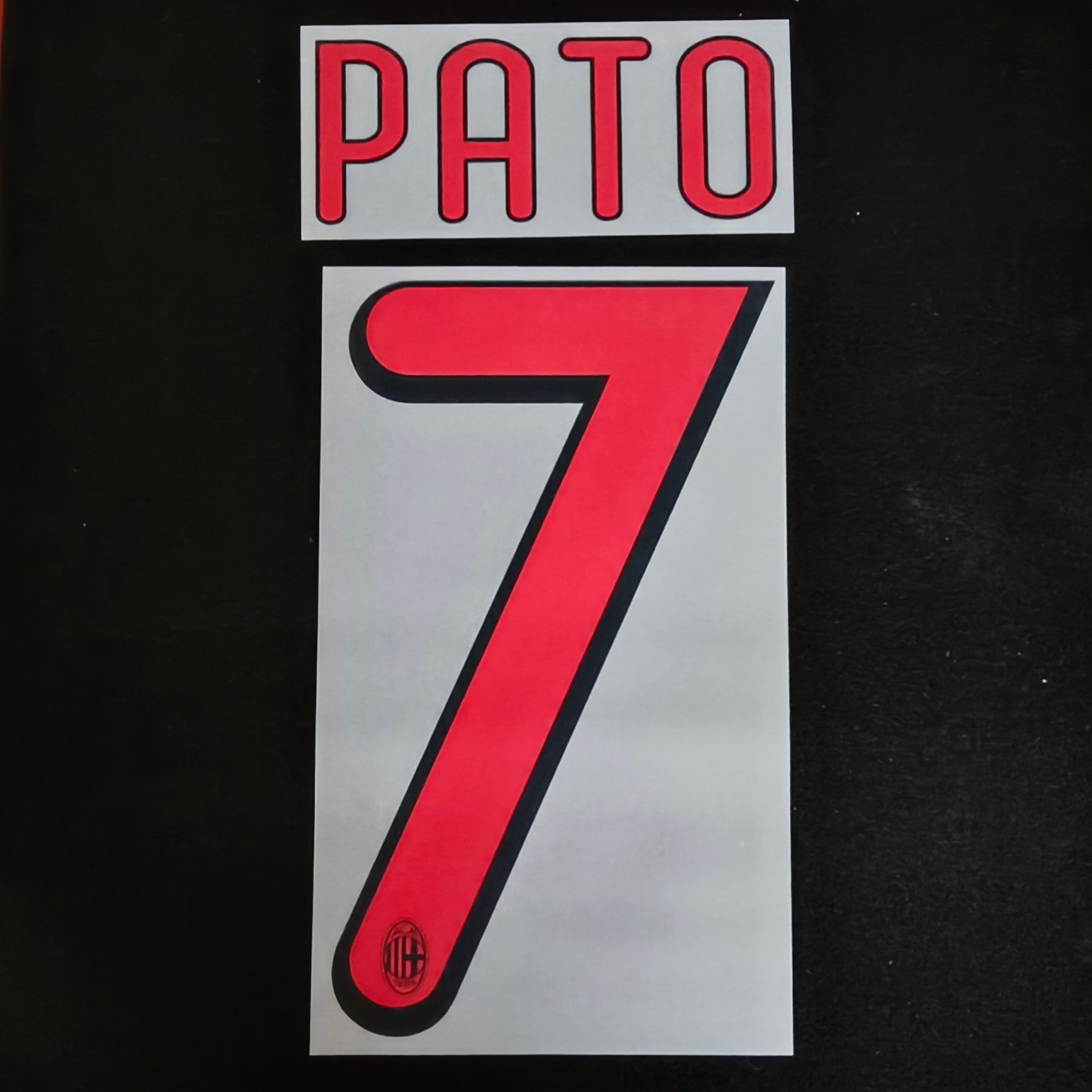 Pato nameset AC Milan