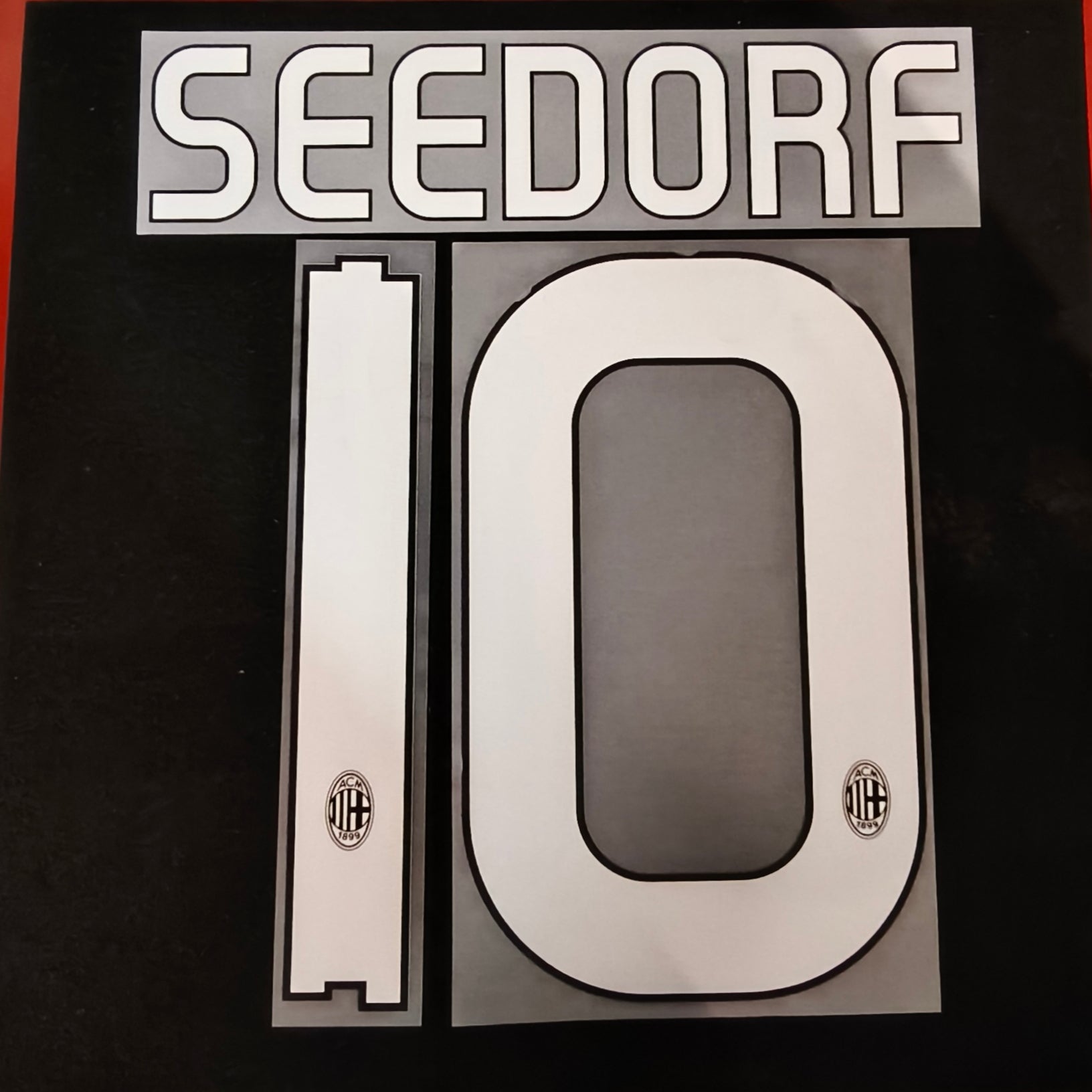 Seedorf nameset AC Milan home