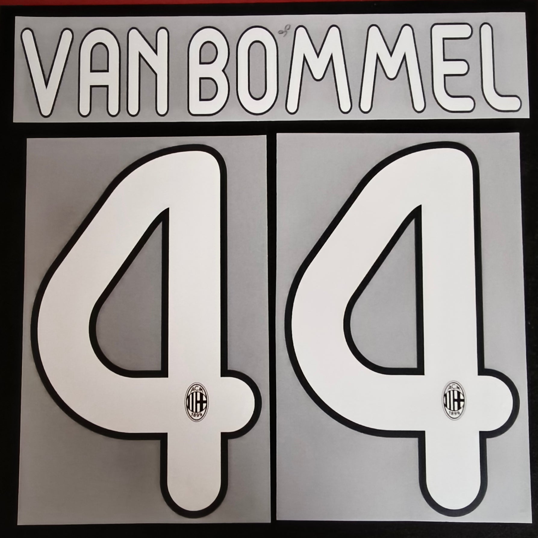 Van Bommel nameset AC Milan