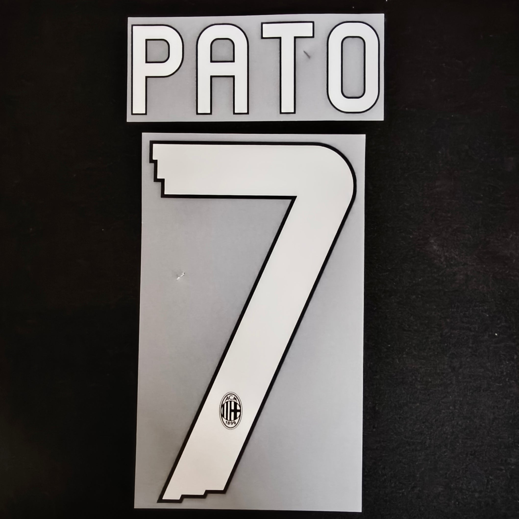 Pato nameset AC Milan