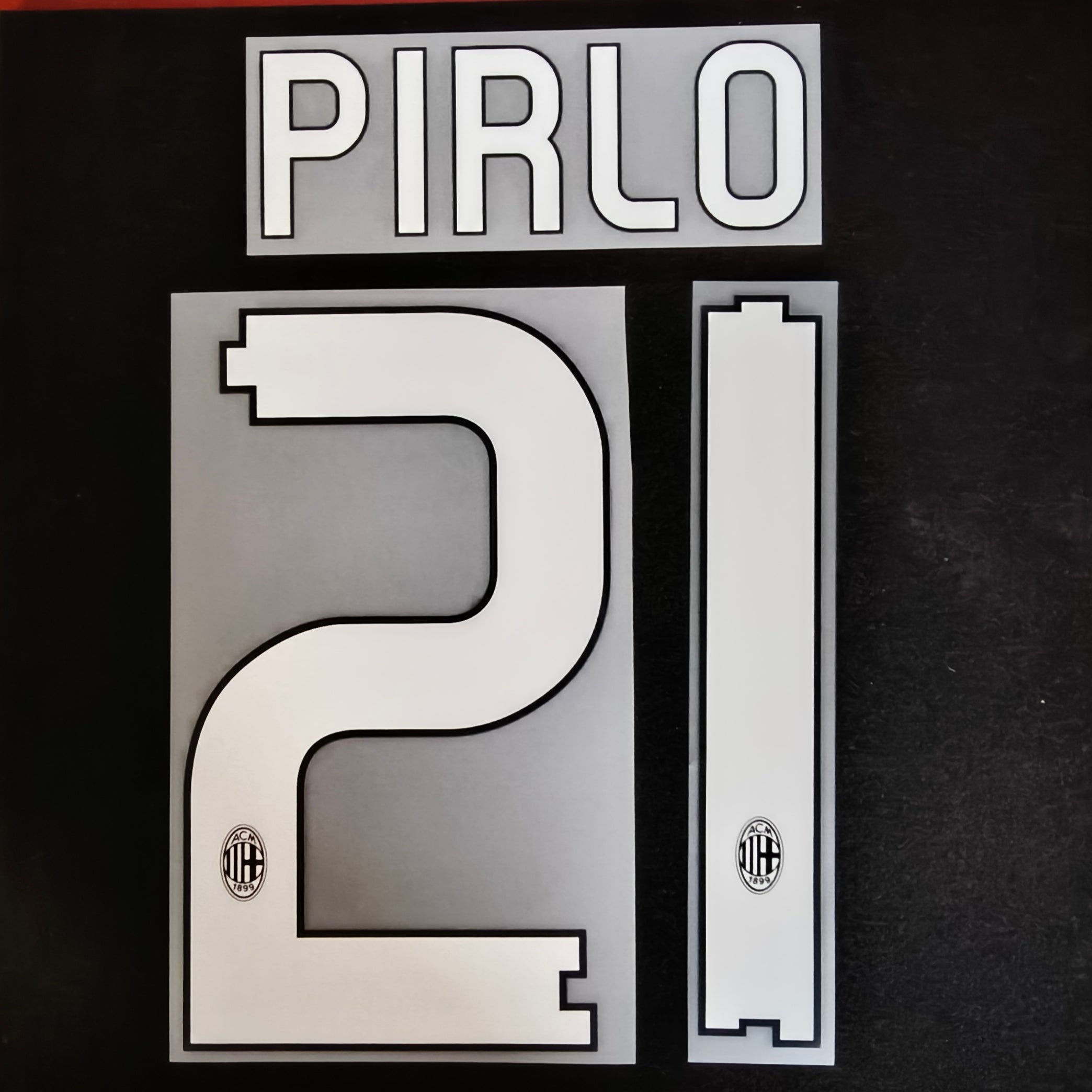 Pirlo nameset AC Milan