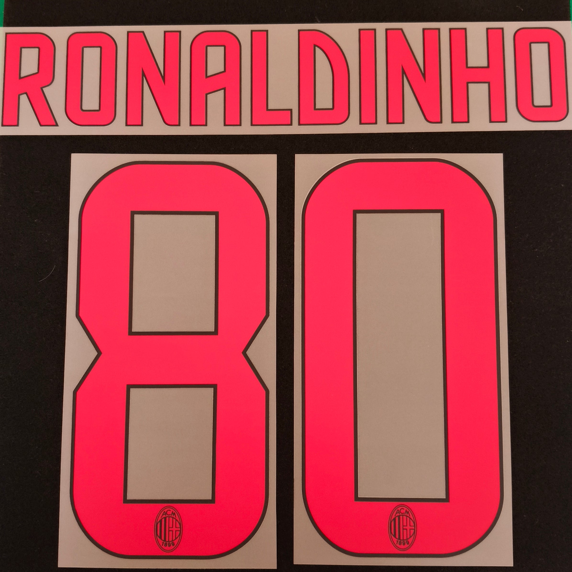 Ronaldinho nameset AC Milan away 08-09